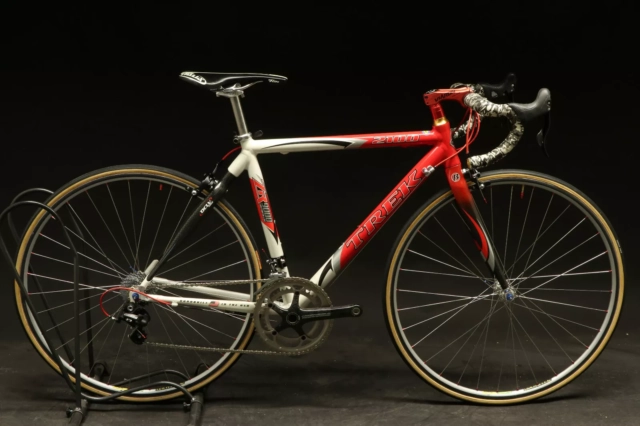 USED - 2005 Trek 2100 ZR9000 Road Bicycle 50cm Campagnolo 10 Speed Mavic