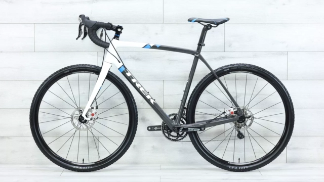 USED - 2015 Trek Boone 5 Disc Cyclocross Bike - 56cm - Image 2
