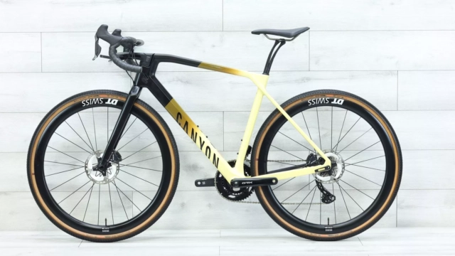 USED - 2022 Canyon Grail CF SLX 8 Di2 Gravel Bike - Medium - Image 3