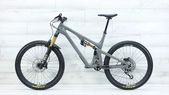 USED - 2022 Yeti SB140 T2 Mountain Bike - XL - Image 2