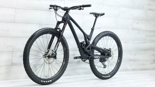 USED - 2022 Evil Following V3 X01 i9 Hydra Mountain Bike - Medium - Image 3
