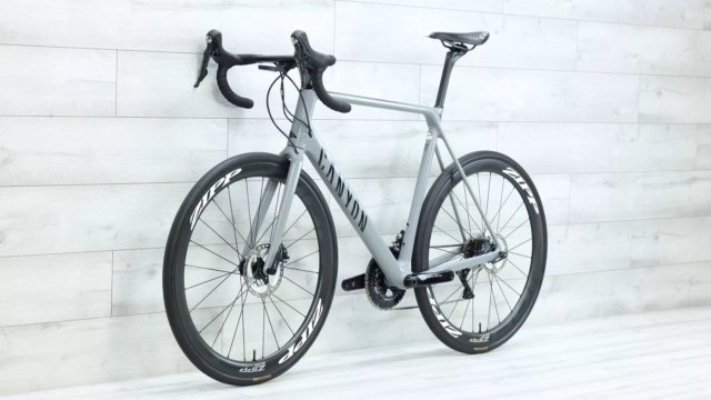 USED - 2023 Canyon Ultimate CF SL Disc Road Bike - XL - Image 3