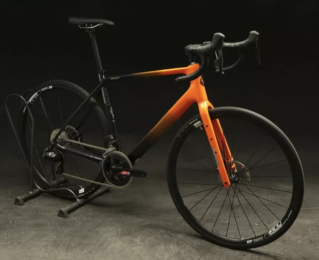 USED - 2022 Salsa Warroad Carbon Rival eTap AXS 56cm All Road Bike Light Use - Image 3