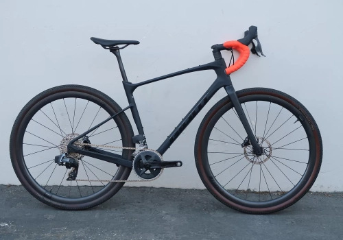 2022 Giant Revolt Advanced Pro 1 Size M